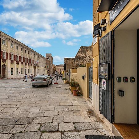 Suite Martini Al Castello Кальярі Екстер'єр фото