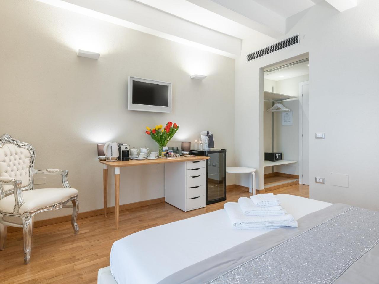 Suite Martini Al Castello Кальярі Екстер'єр фото