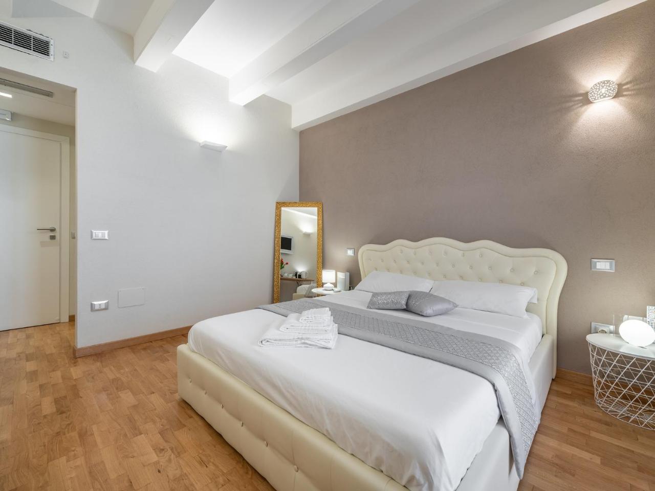 Suite Martini Al Castello Кальярі Екстер'єр фото